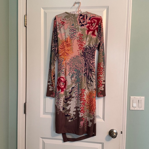Hale Bob floral long-sleeved midi dress with gathered side and V neck. Sz small - Picture 7 of 9